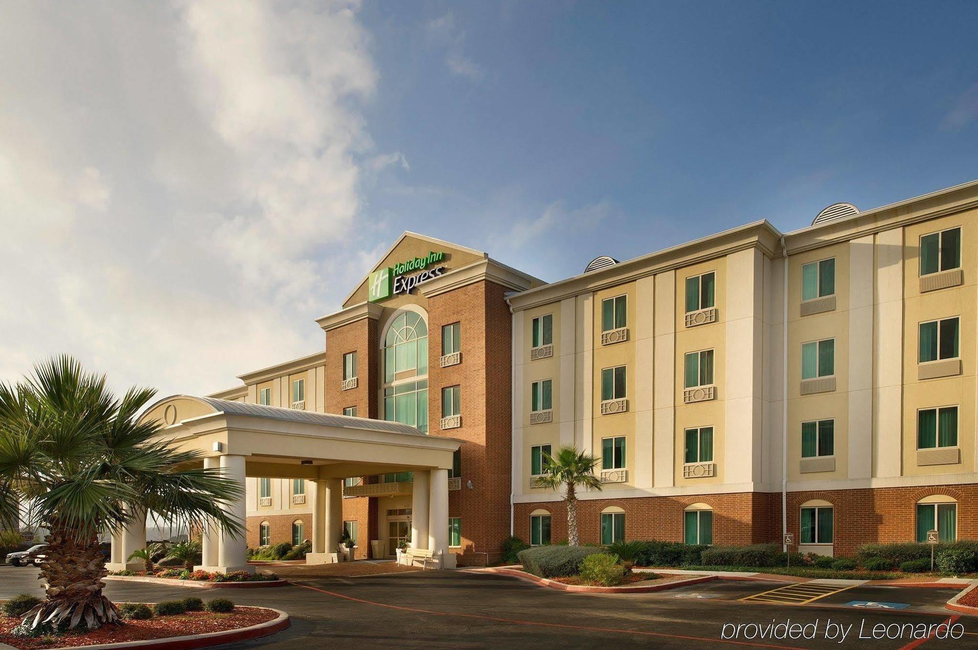 Express & West Sea World Area By Ihg