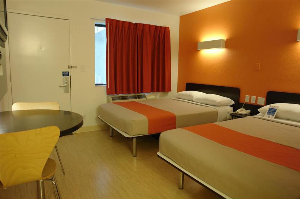 Hotel 6-san Antonio, Tx - West Seaworld 2*