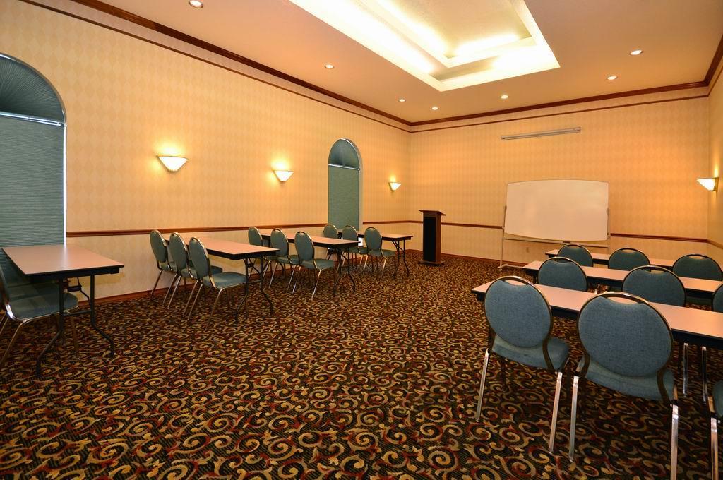 Surestay Plus By Best Western Fiesta Hotel 3*