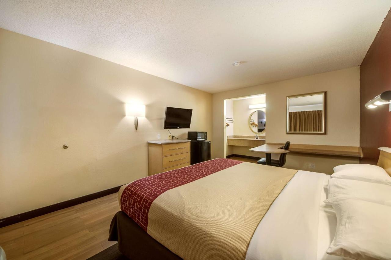 Travelodge By Wyndham Lackland Afb North 3* San Antonio