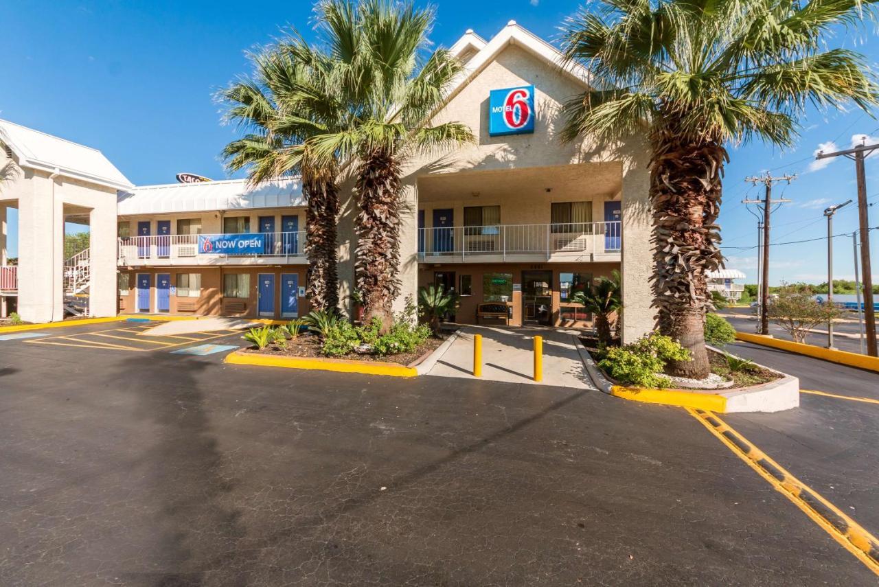 Travelodge By Wyndham Lackland Afb North 3* San Antonio