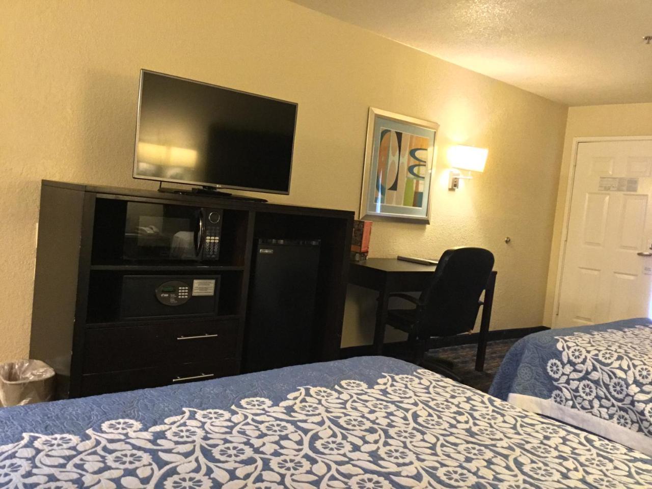 Days Inn by Wyndham San Antonio Northwest/Seaworld Hotel