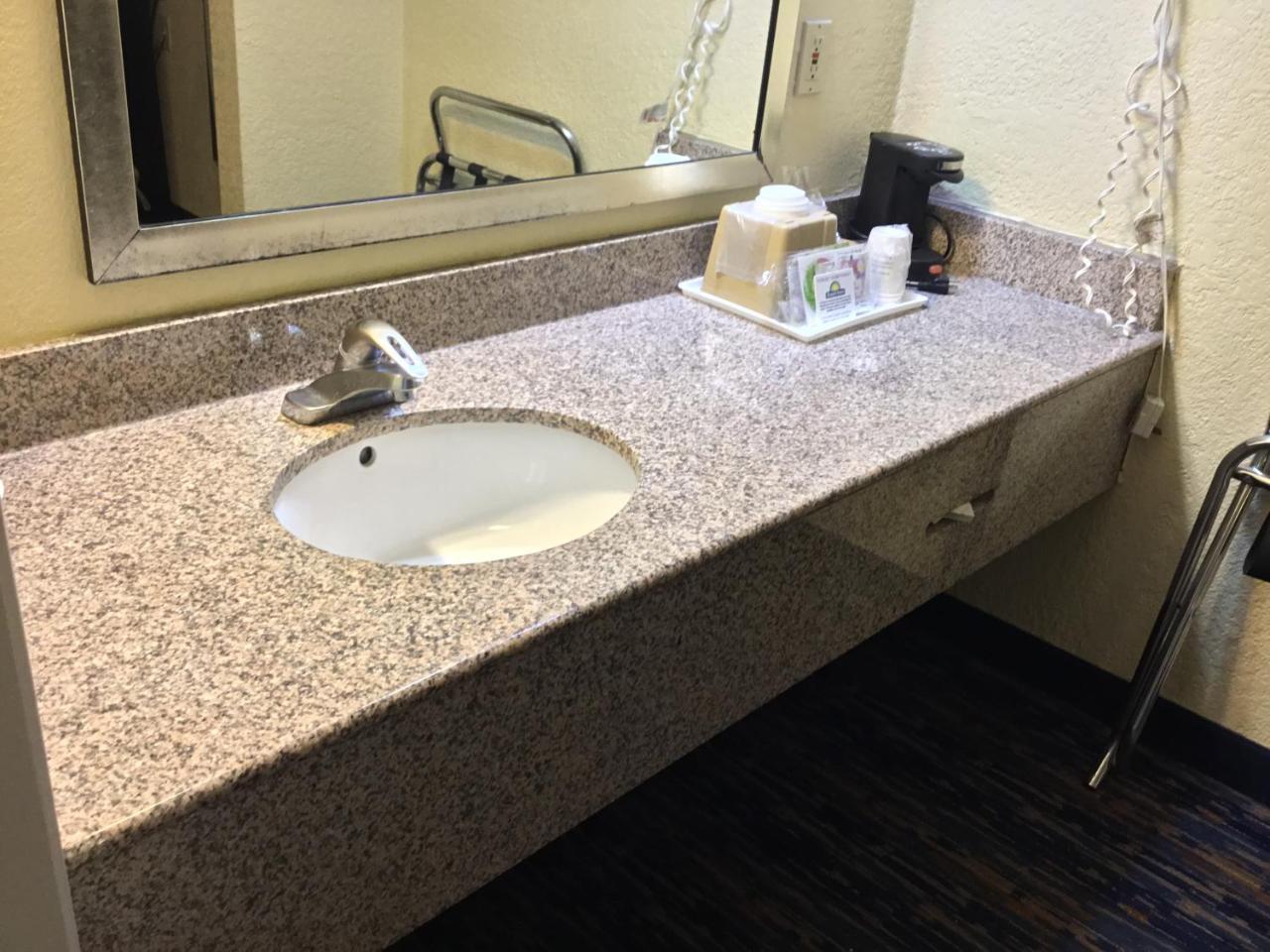 Hotel Days Inn by Wyndham San Antonio Northwest/Seaworld 2*