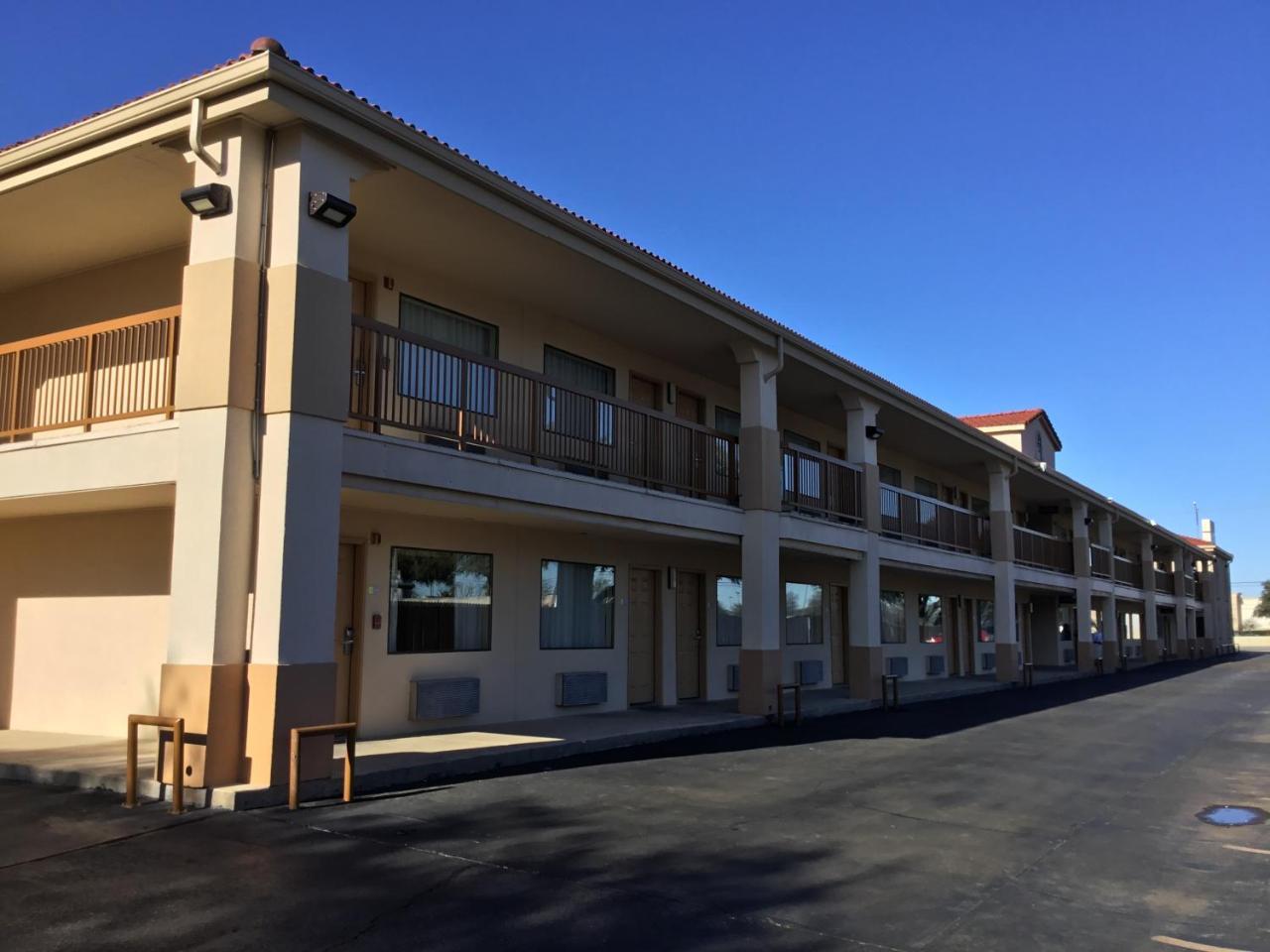 Hotel Days Inn by Wyndham San Antonio Northwest/Seaworld 2*
