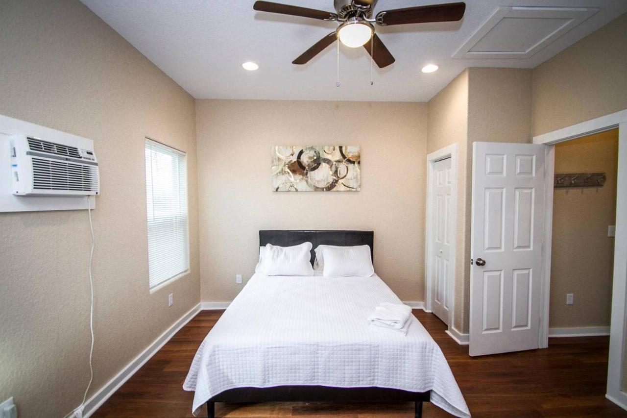 Douglas Way Remodeled House Near Downtown 1ba/1ba San Antonio