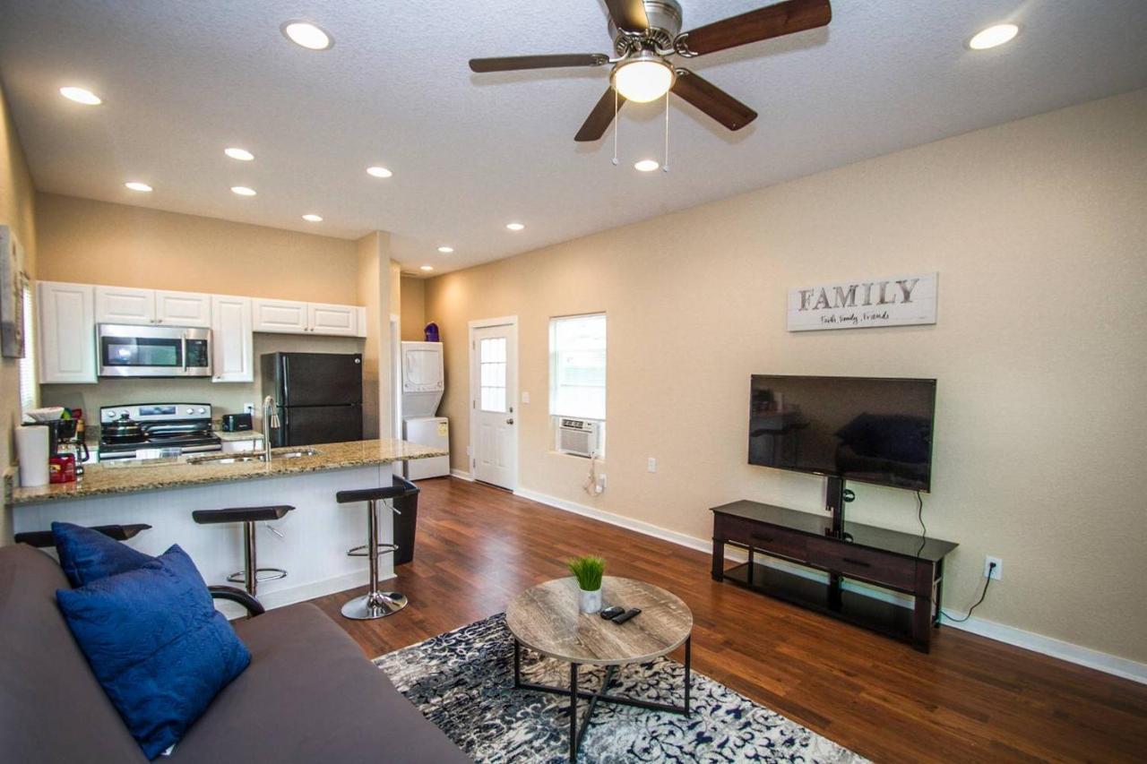 Douglas Way Remodeled House Near Downtown 1ba/1ba San Antonio