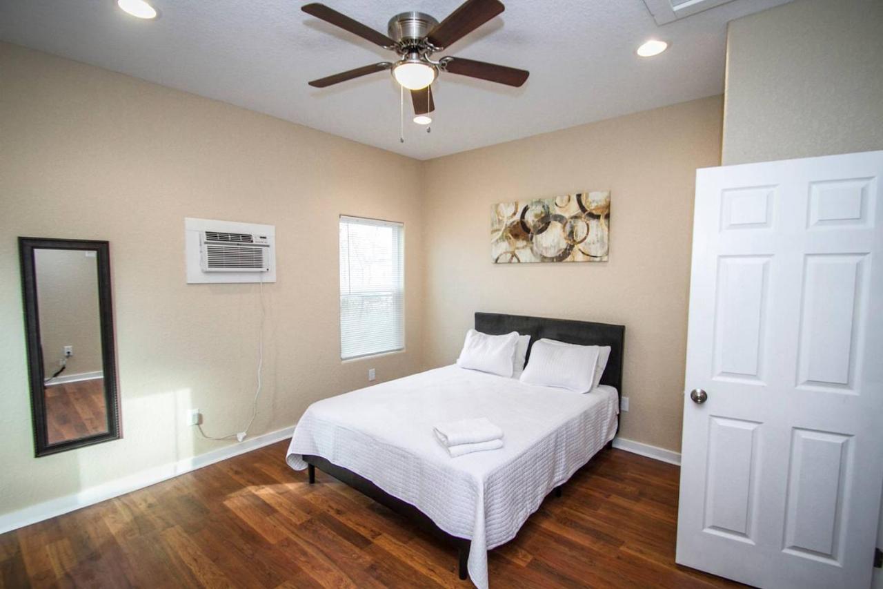Holiday home Douglas Way Remodeled House Near Downtown 1ba/1ba San Antonio