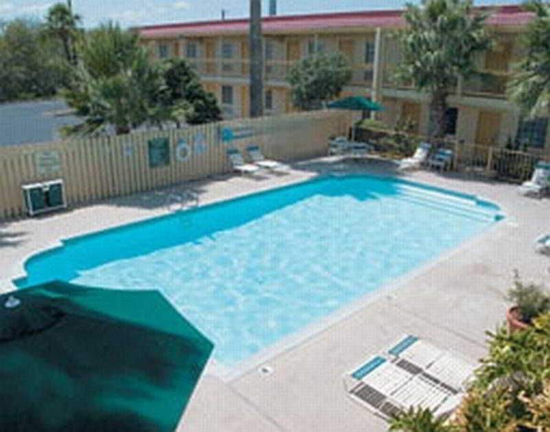 La Quinta By Wyndham Lackland 3*