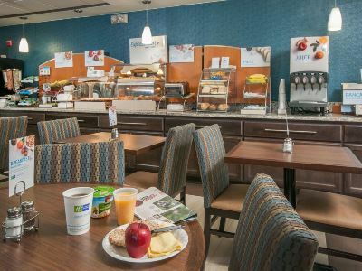 Express & - Rivercenter Area By Ihg Hotel 3*