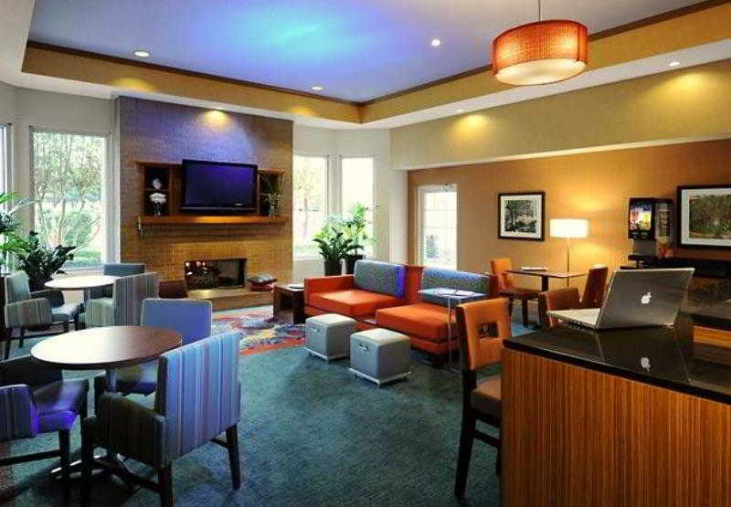 By Marriott Airport/alamo Heights San Antonio