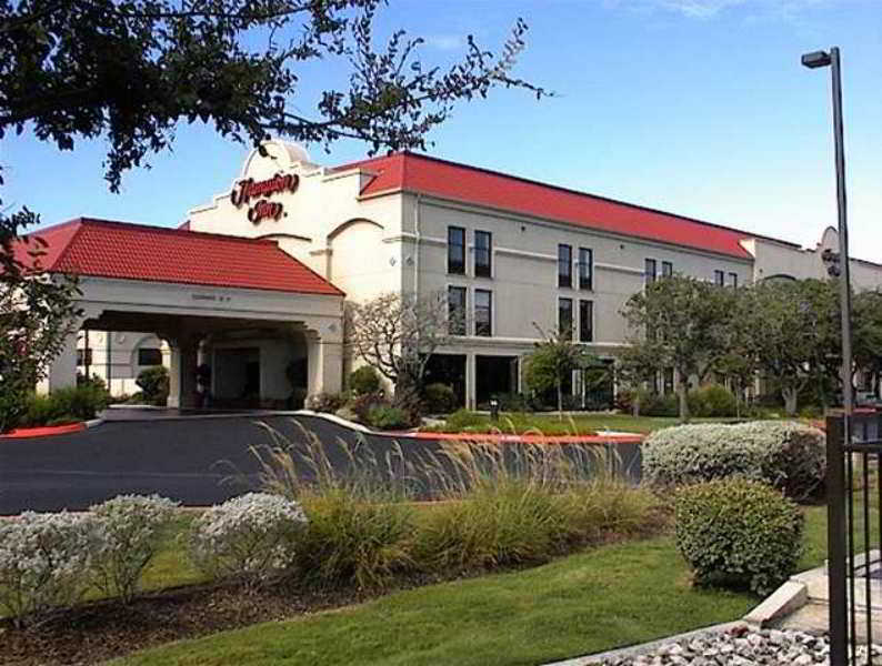 Hampton Stone Oak Hotel 3*
