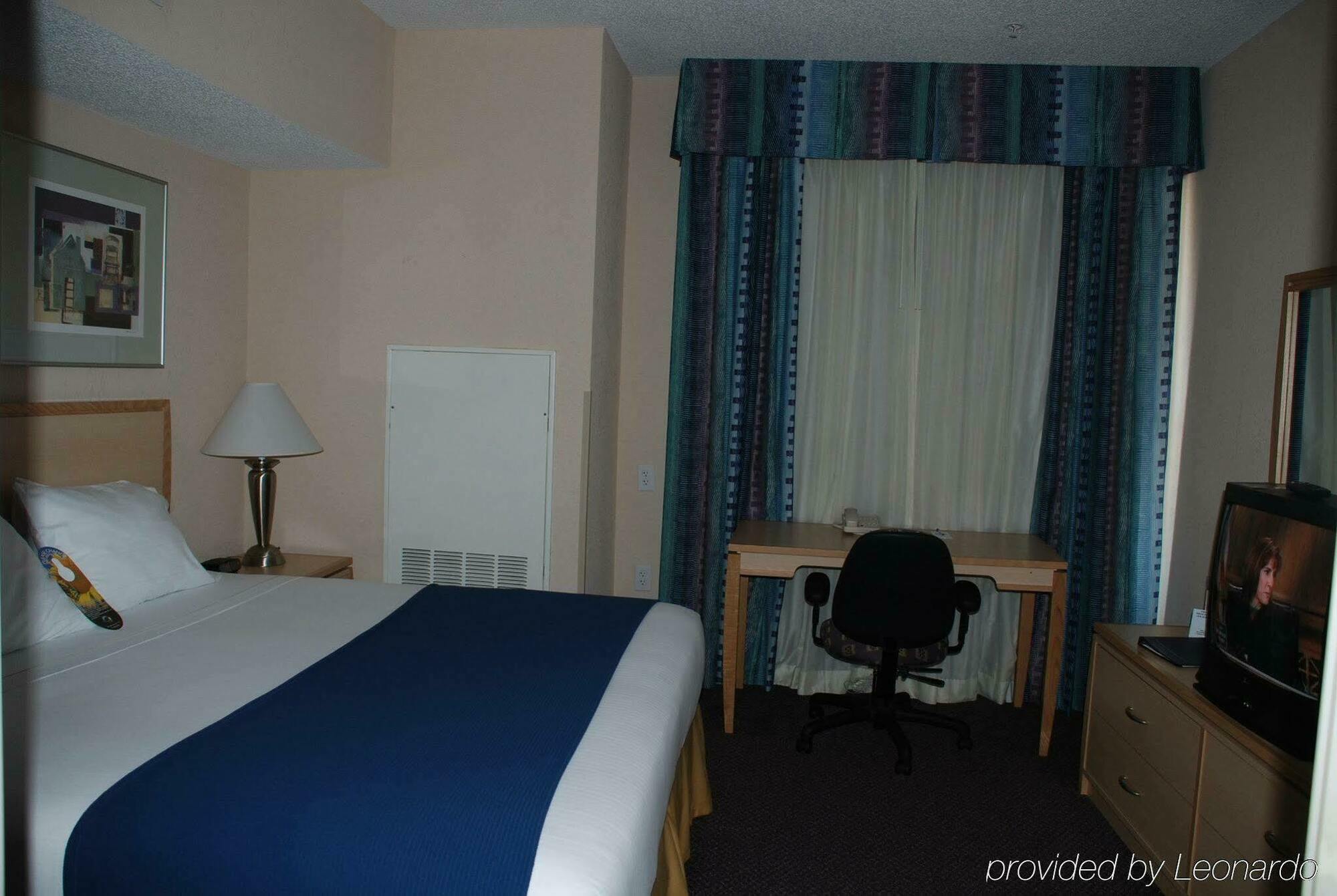 Express & - Rivercenter Area By Ihg Hotel 3*