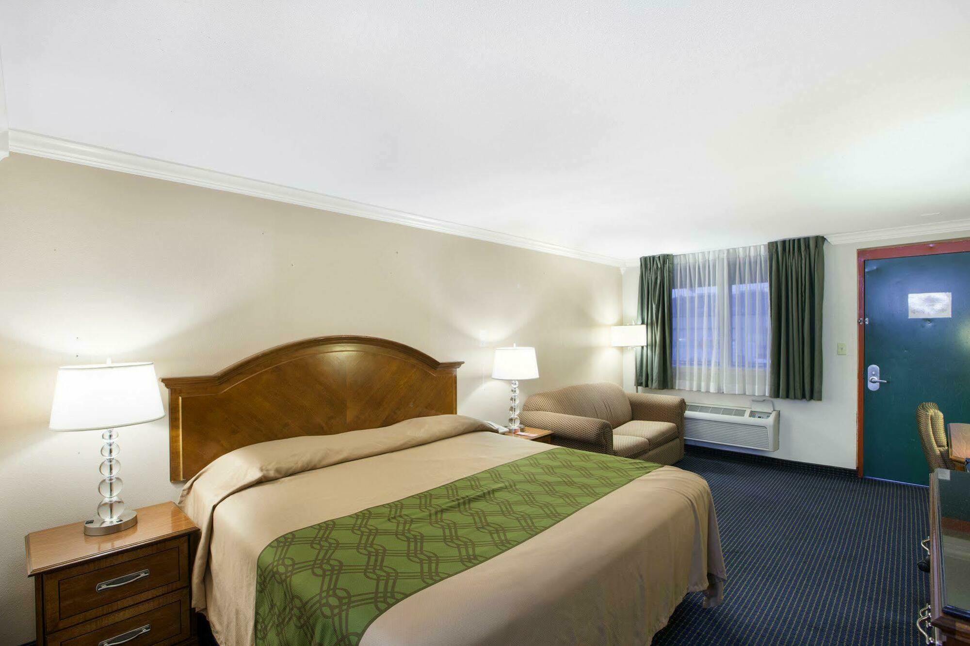 University & Motel