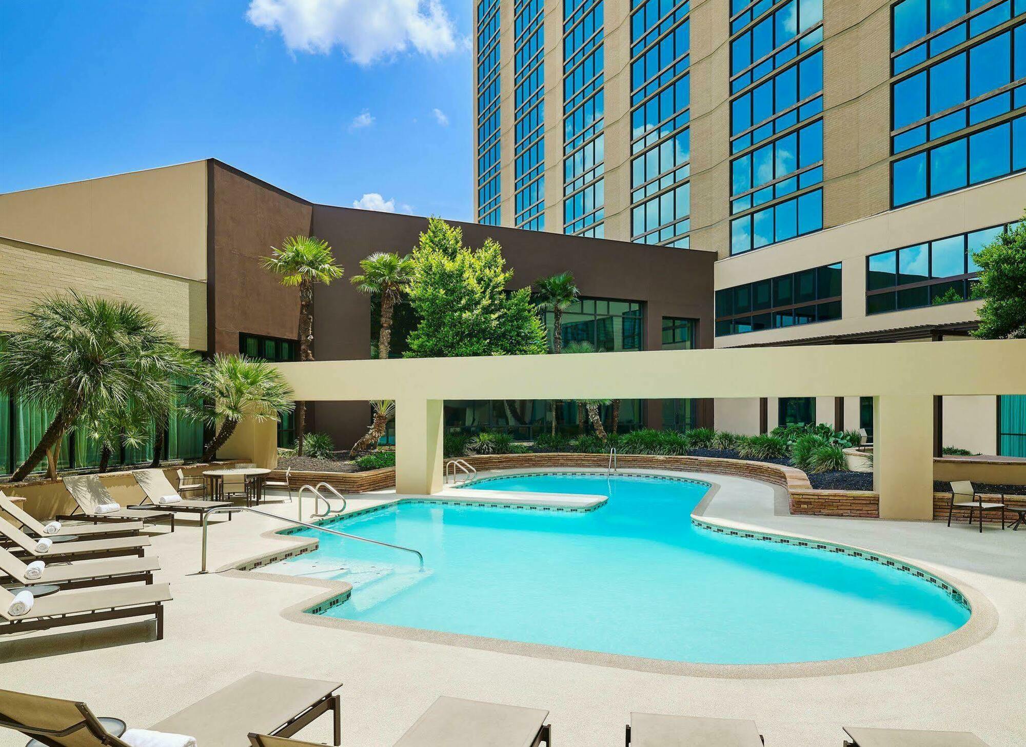 By Marriott Airport/alamo Heights Hotel 3*