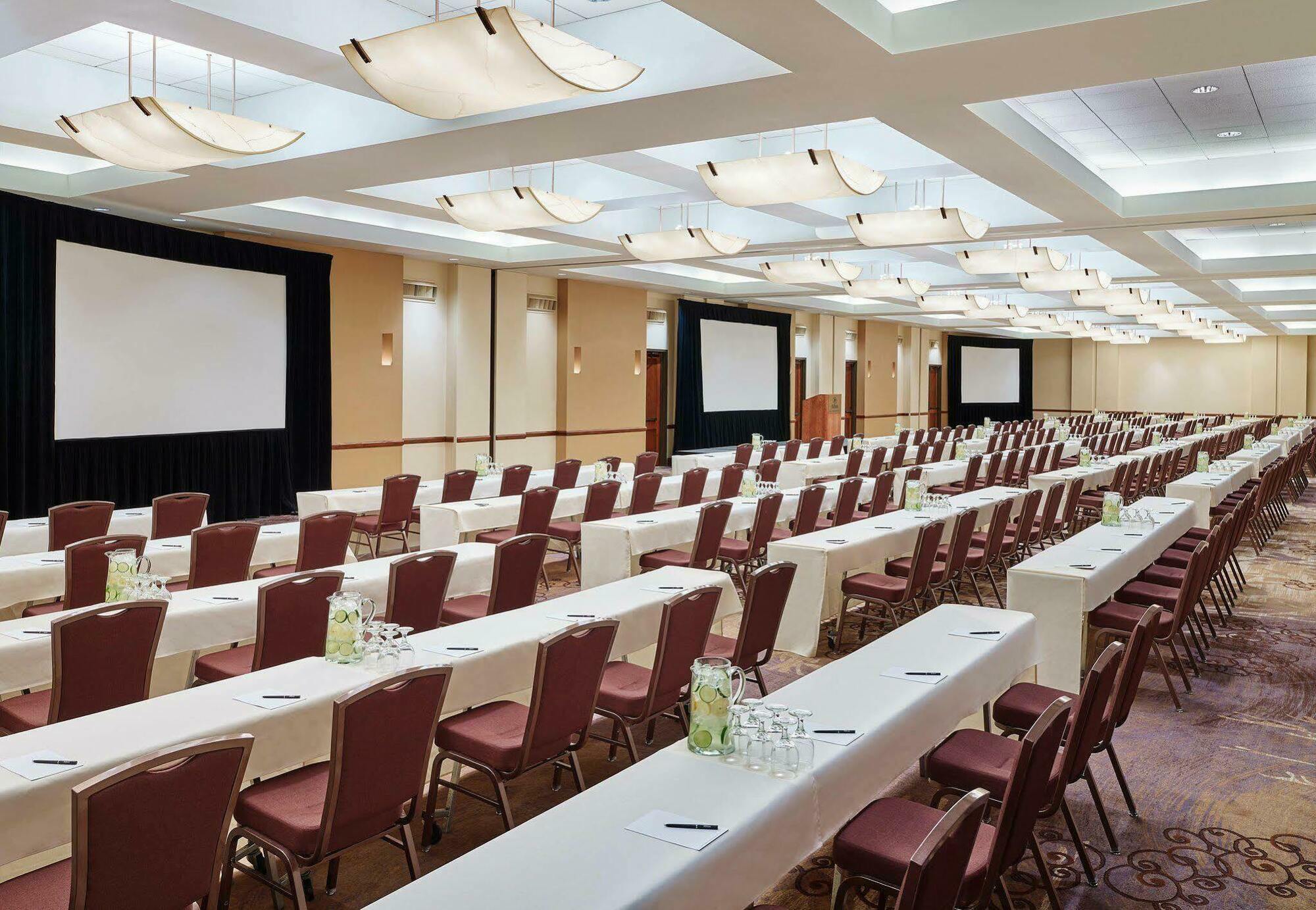 By Marriott Airport/alamo Heights Hotel