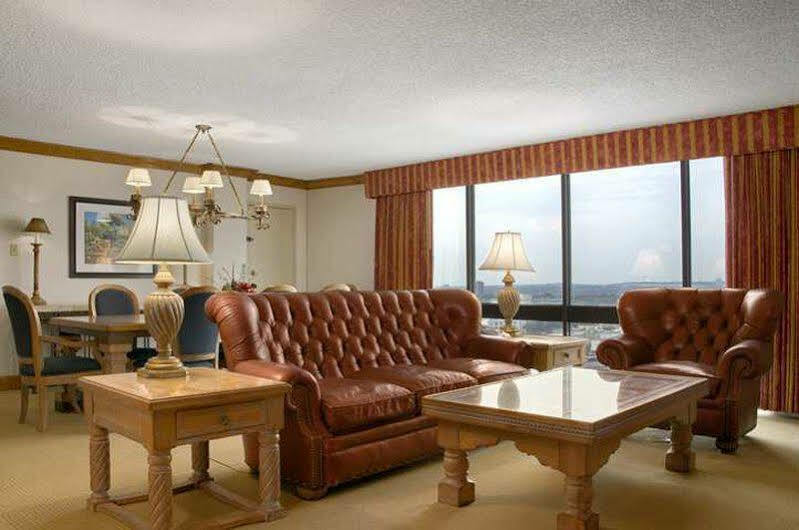 By Marriott Airport/alamo Heights San Antonio