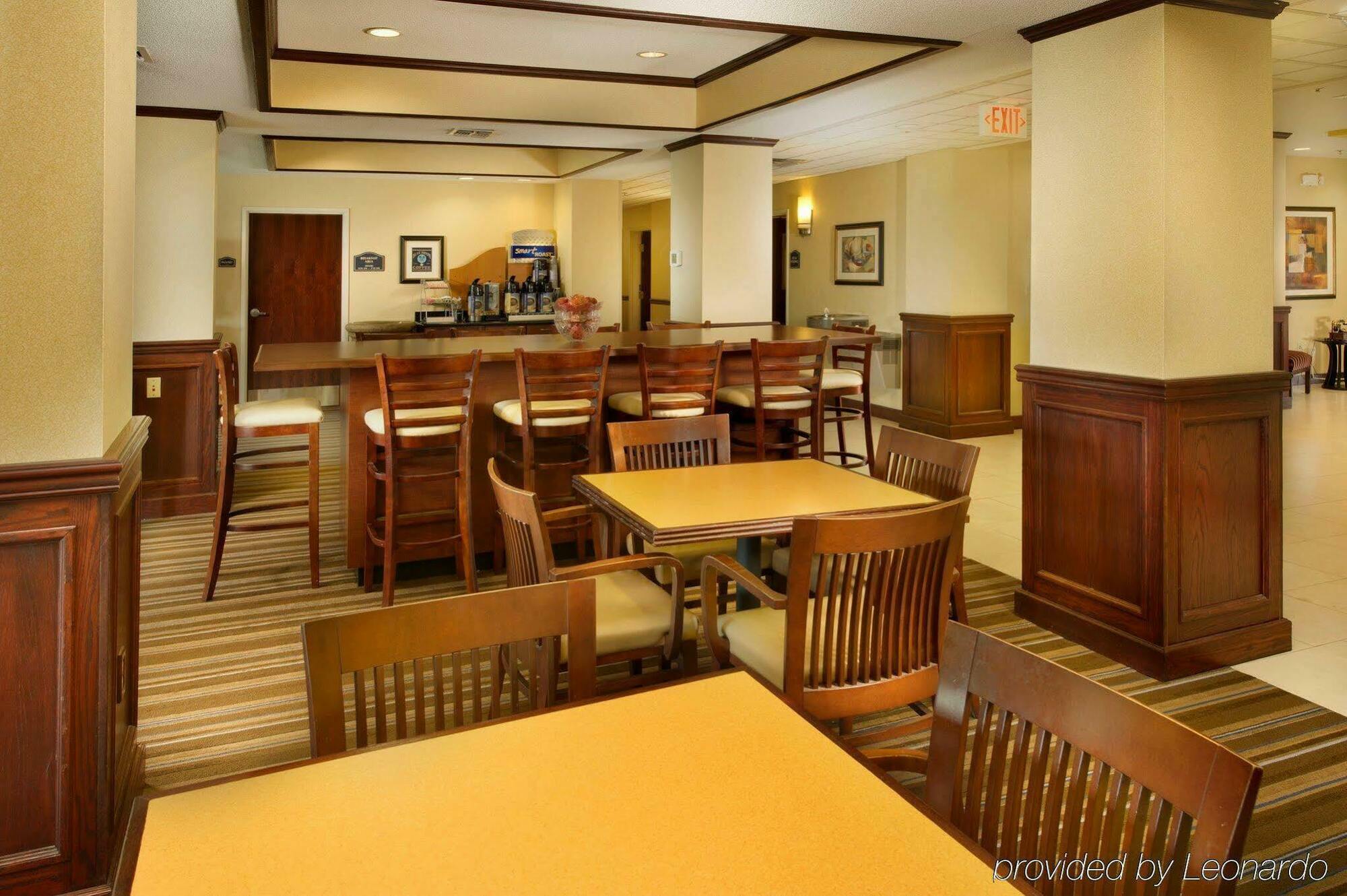 Express & West Sea World Area By Ihg Hotel San Antonio
