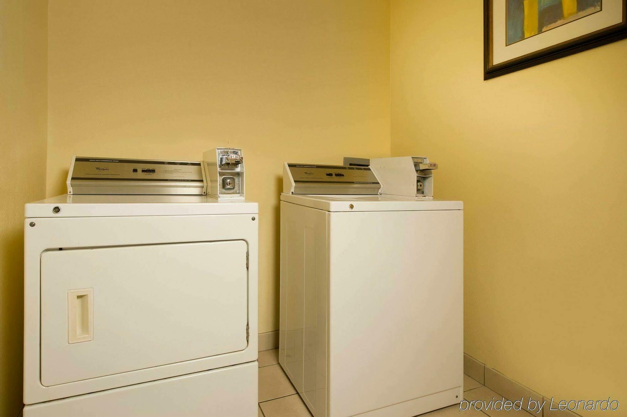 Express & West Sea World Area By Ihg Hotel San Antonio