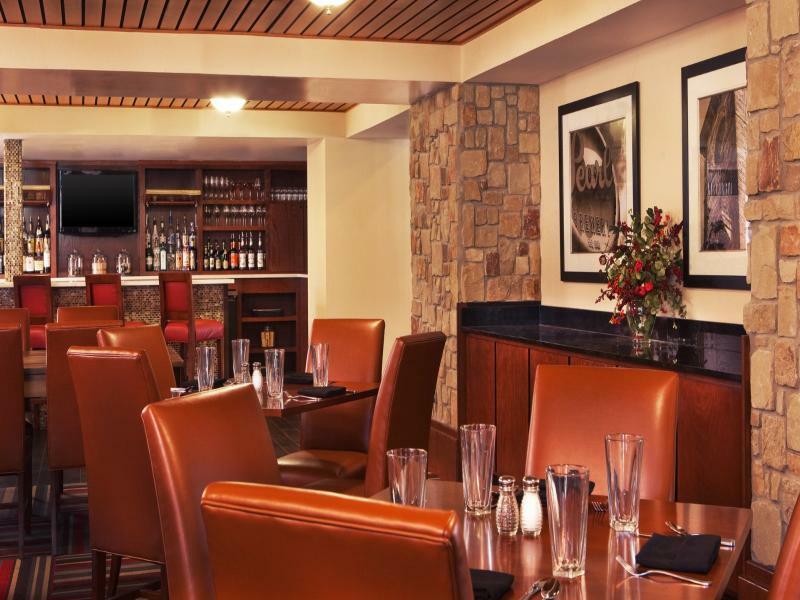 Drury & Airport Hotel 3*