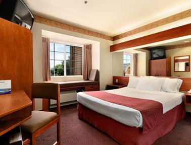 Super 8 By Wyndham Downtown Ne Hotel 2*