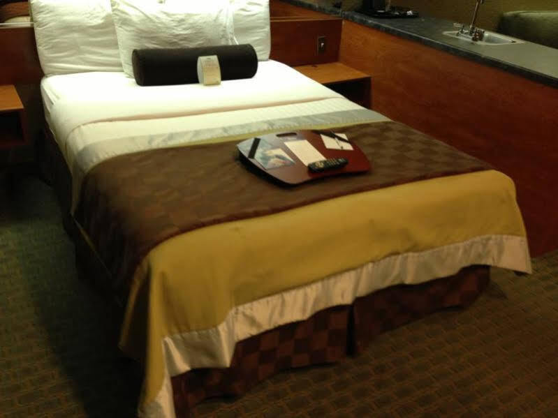 Hotel Super 8 By Wyndham Downtown Ne 2*