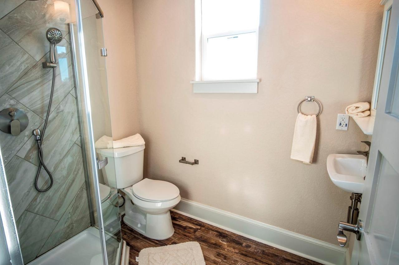 Beautiful On New Built Near Downtown Apartment San Antonio