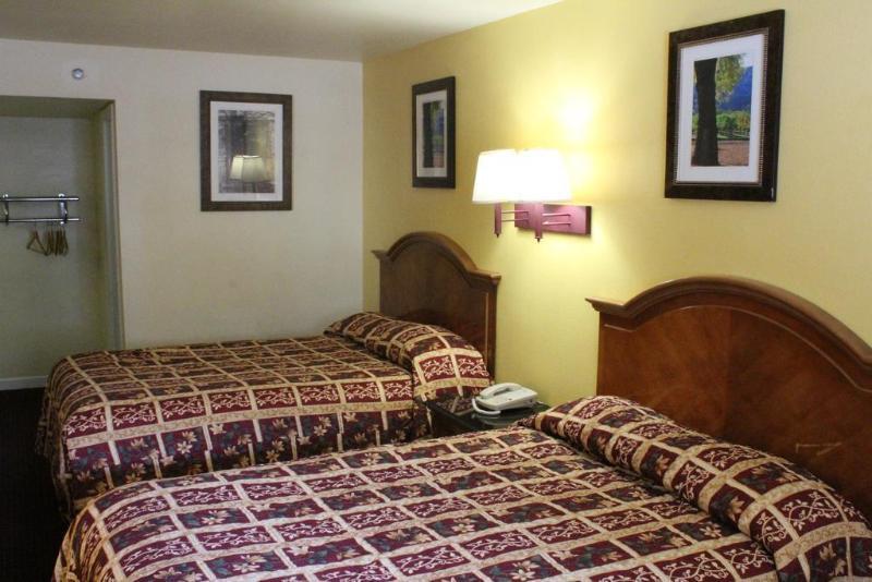 Motel Hillview At Six Flags Fiesta