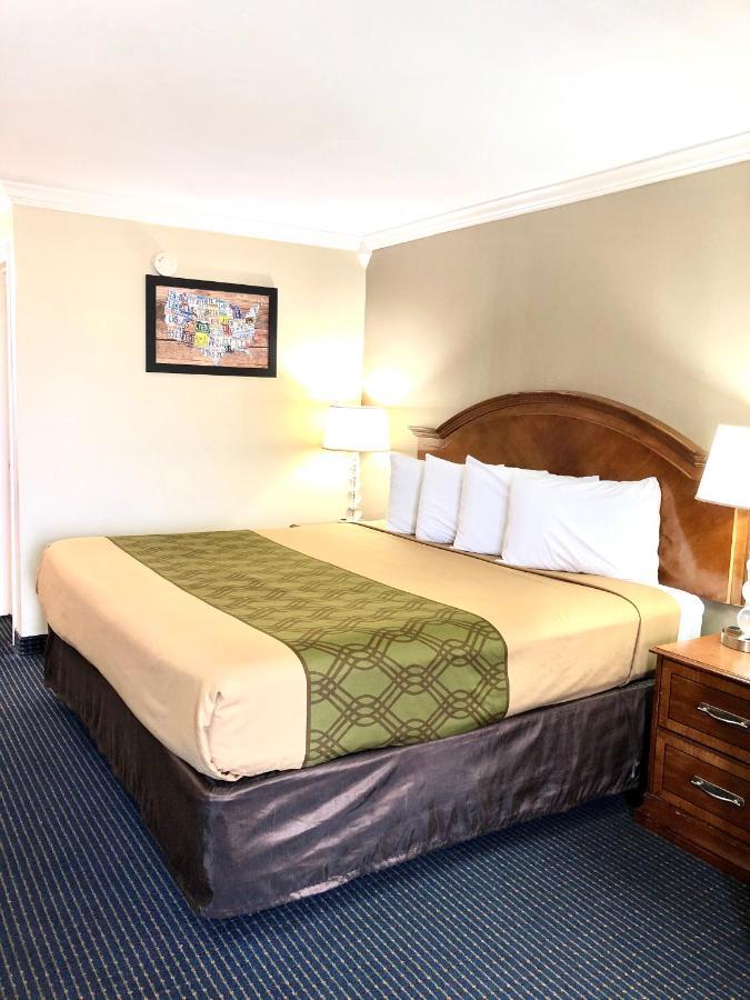 University & Motel 2*